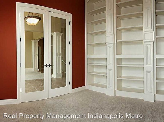 Foto del edificio - 5910 Shallow Water Ln
