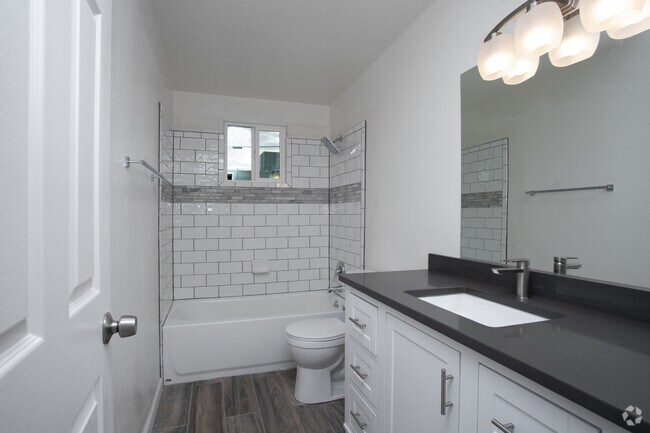 2BR, 1BA - 950SF - Santa Fe Casitas