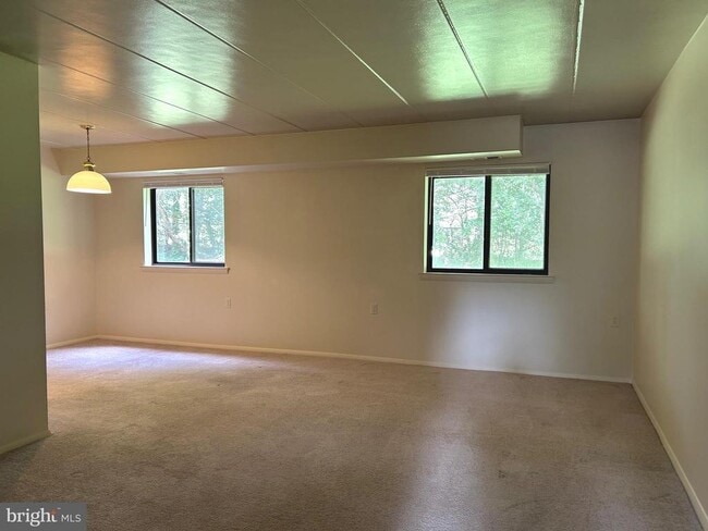 Building Photo - 125 Clubhouse Dr SW