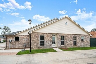 Building Photo - 306 St Thomas Ln