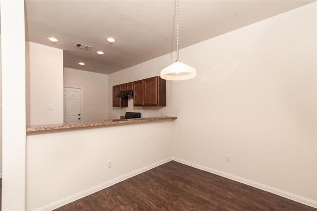 Building Photo - 14718 Jennys Park Pl