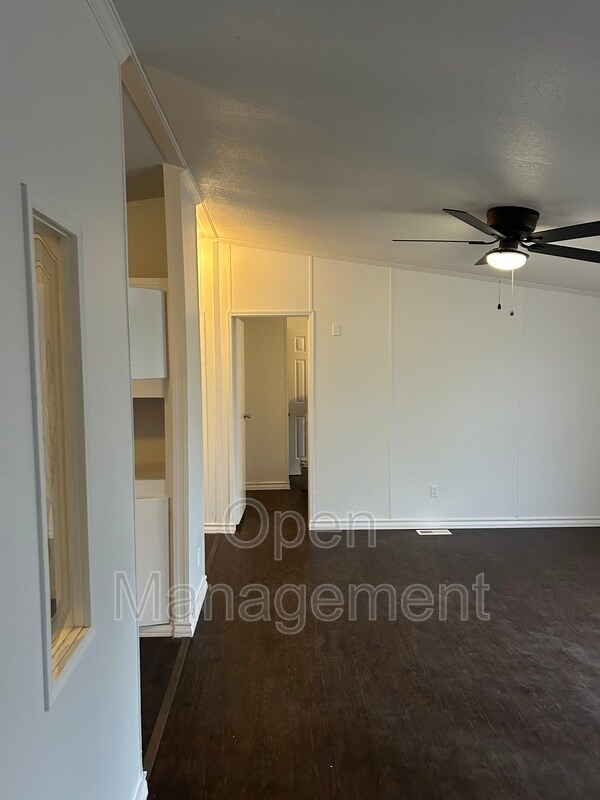 Building Photo - 3300 Voight Blvd