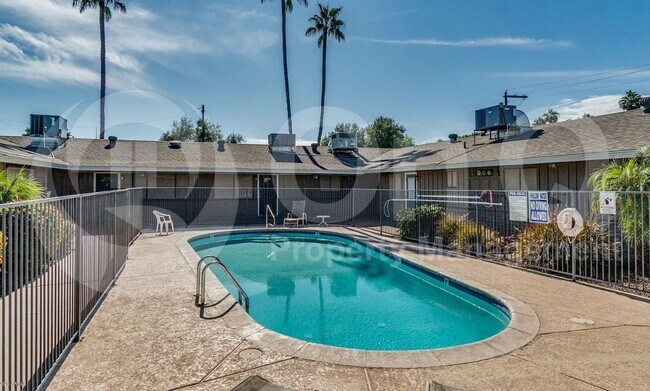 Foto del edificio - 2525 S College Ave