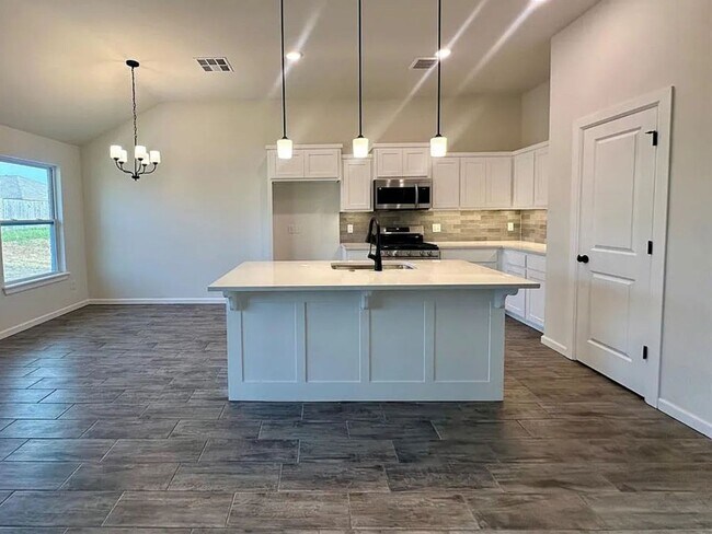Foto del edificio - Beautiful 3 Bed Home in The Grove | Move-In Ready