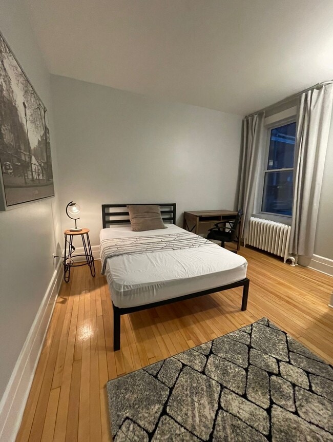 Building Photo - 3585 Boul Décarie