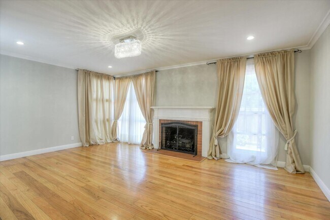 Foto del edificio - 554 S El Camino Real