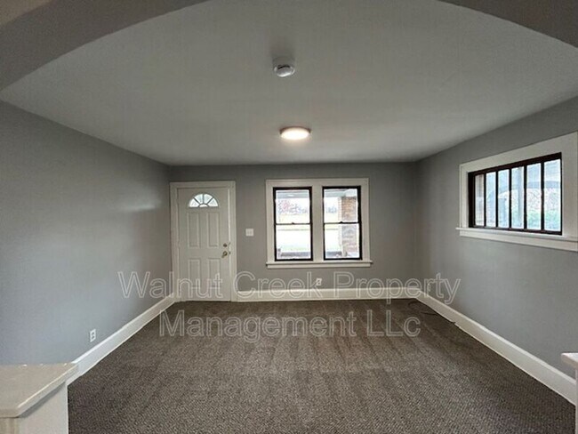 Building Photo - 3235 Grove Ave