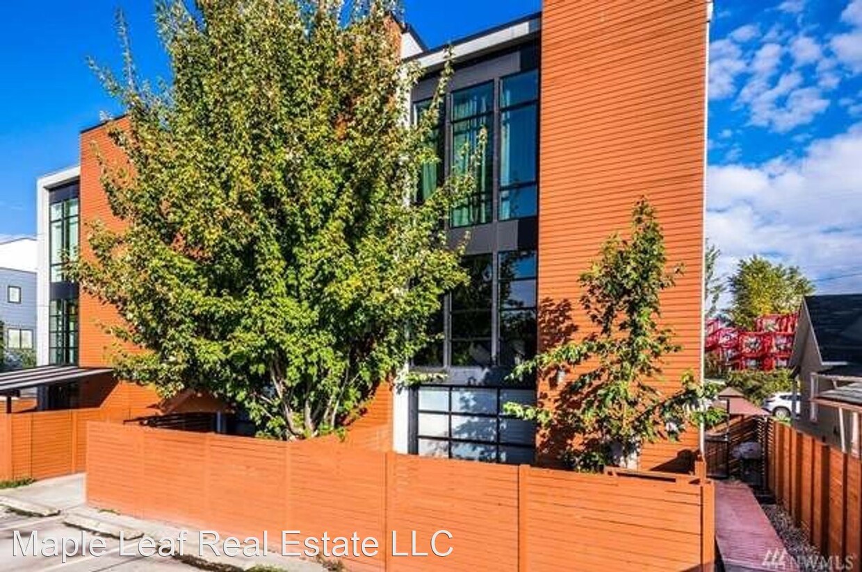 Primary Photo - 2 br, 2.5 bath House - 545 S Sullivan St U...