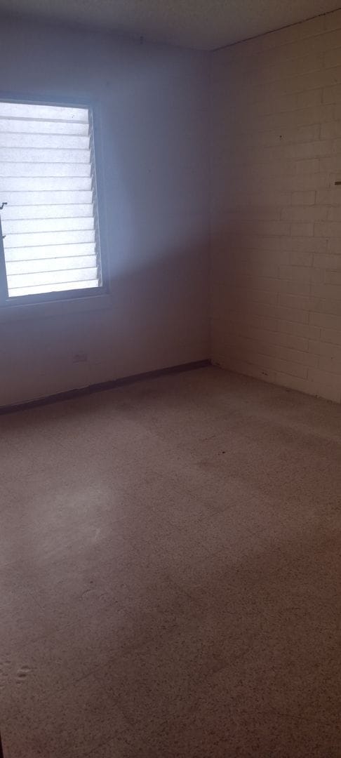 Building Photo - Amazing View 2br,1bath, 1pkg with pool access