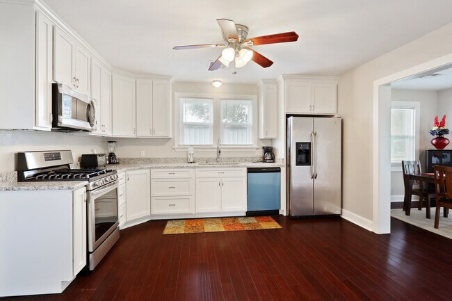 Enjoy cooking in this beautifully remodeled kitchen. - 12811 River Rd