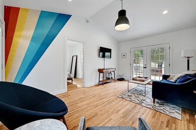 Foto del edificio - 2943 Higgins St