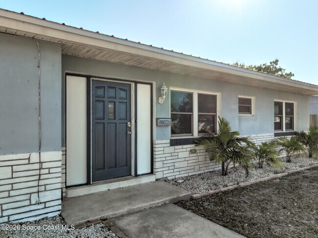 Building Photo - 2140 Emerald Ct