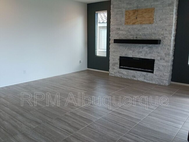 Foto del edificio - 6762 Sydney Drive NE