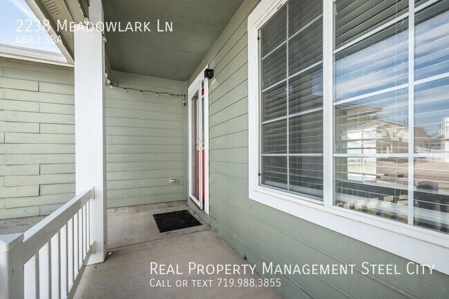 Foto del edificio - 2238 Meadowlark Ln