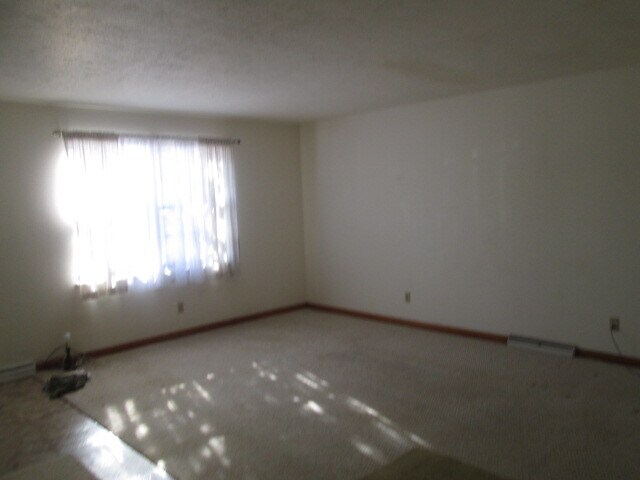 Building Photo - 118 Summit St