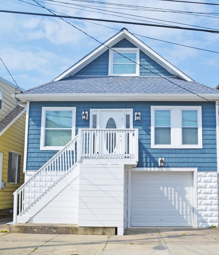 Primary Photo - 104 N Troy Ave