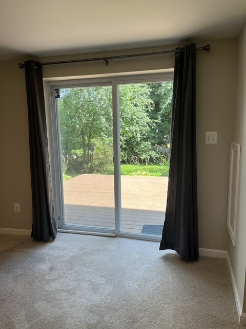 Building Photo - 9374 Tartan View Dr