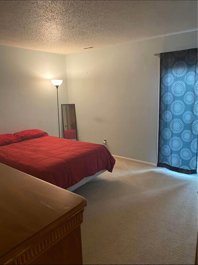 Foto del edificio - 1598 Crescent Pointe Ln