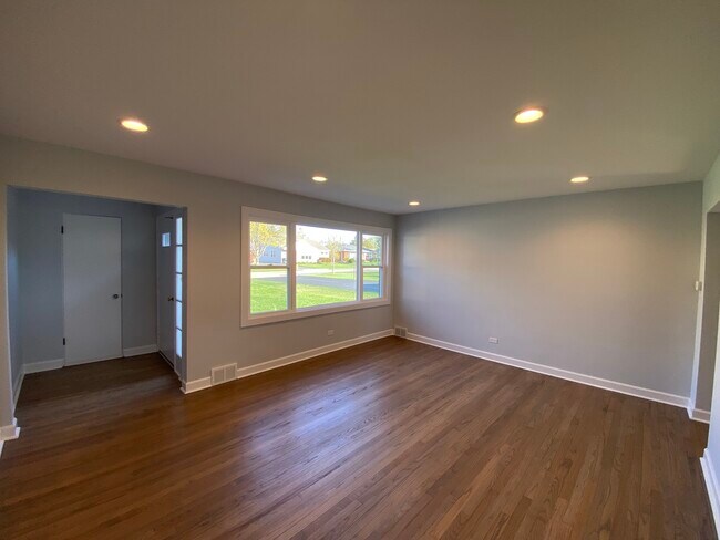 Building Photo - 16 N Kenilworth Ave