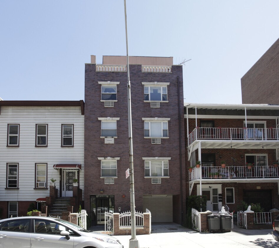 Building Photo - 30-37 30th St