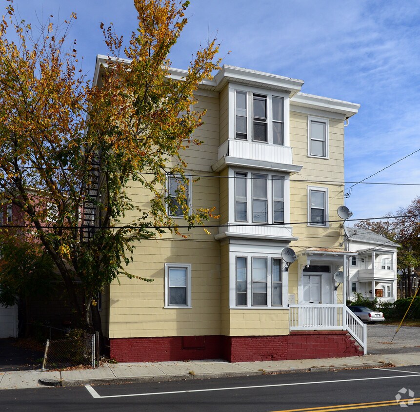 Building Photo - 401 Manton Ave