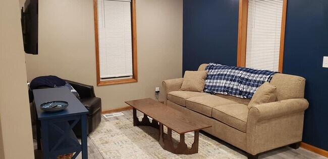 living room - 401 S Baltimore St