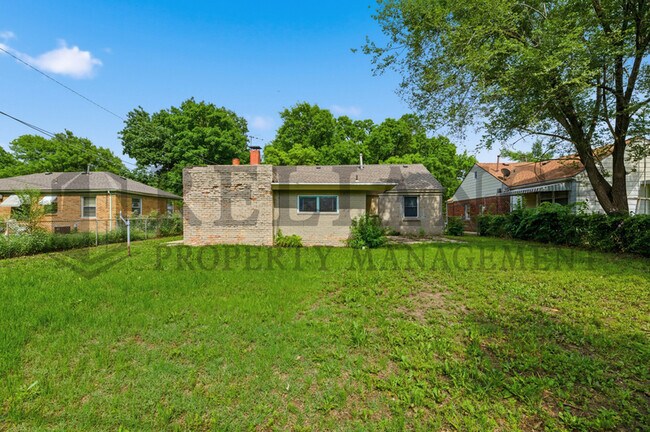 Building Photo - 1607 N Terrace Dr