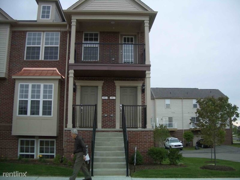 Primary Photo - 2 br, 2 bath Condo - 28027 hopkins drive