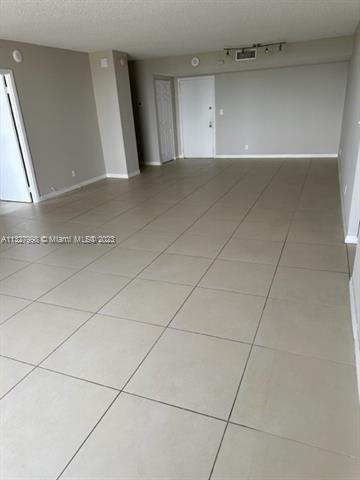 Foto del edificio - 600 Three Islands Boulevard