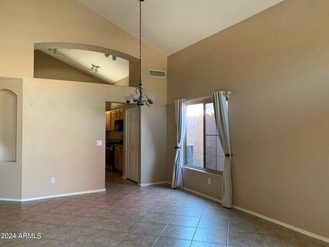 Building Photo - 15844 S 17th Dr