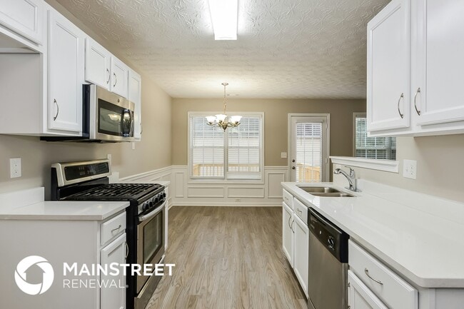 Building Photo - 628 Shadow Lake Dr