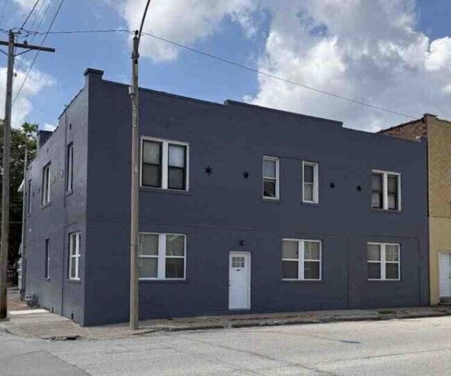 Foto del edificio - 1300 W Main St