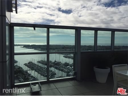 Building Photo - 13700 Marina Pointe Dr