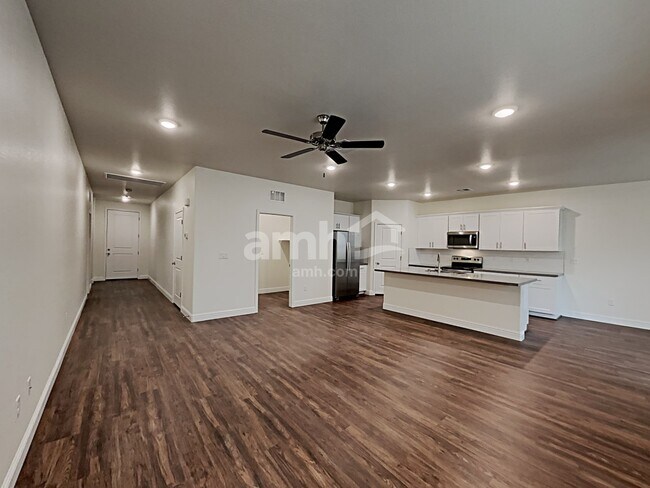 Foto del edificio - 5615 Lighting Hope Ct