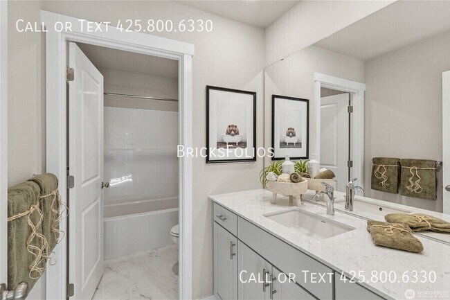 Foto del edificio - 2423 Hyde Ct NE