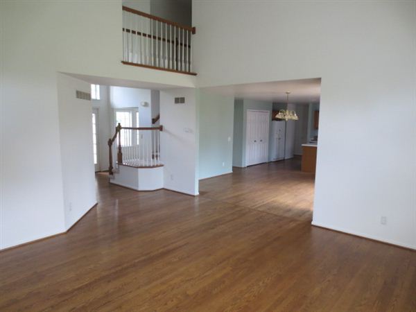 Building Photo - 898 Mountainside Dr