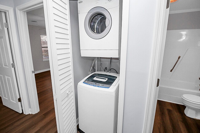 Washer/Dryer In Unit - 415 Flats