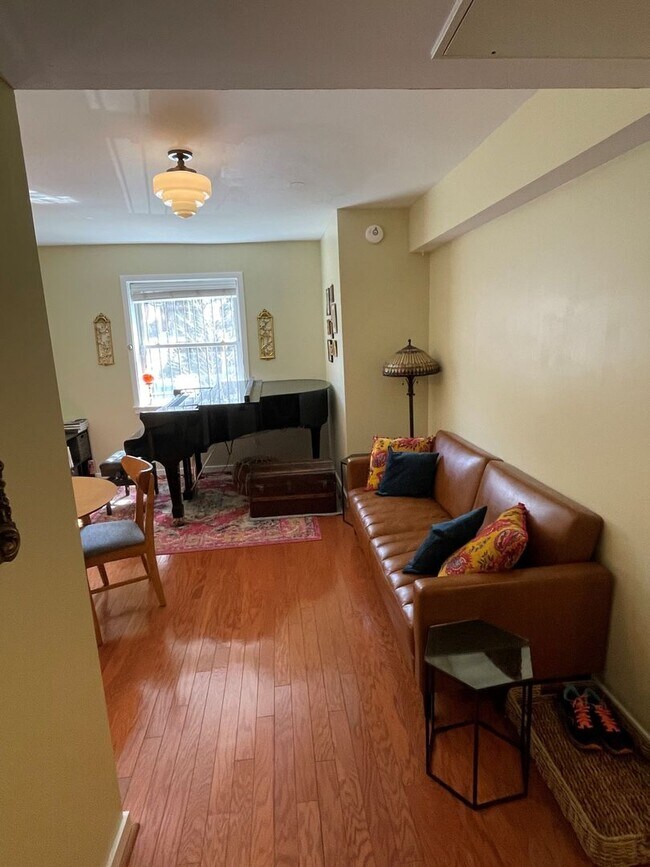Foto del edificio - 3534 10th St NW