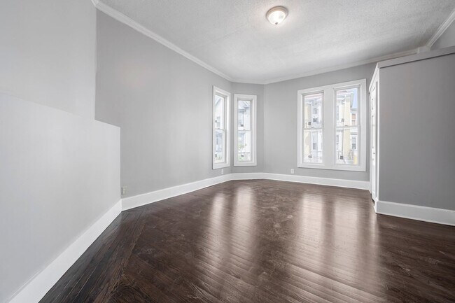 Building Photo - 23 E Cottage St