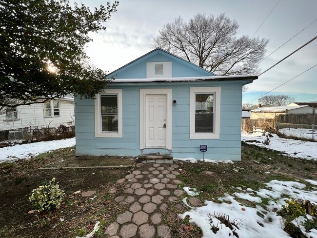 Building Photo - 6207 Danville Ave