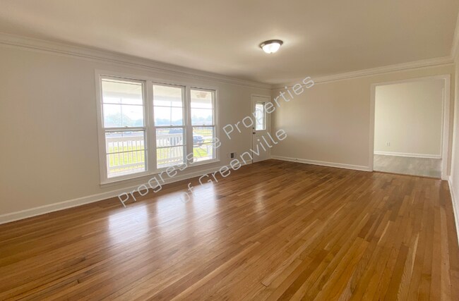 Building Photo - 1409 W Parker Rd