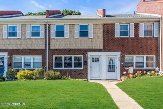 Building Photo - 131 Briar Mills Dr