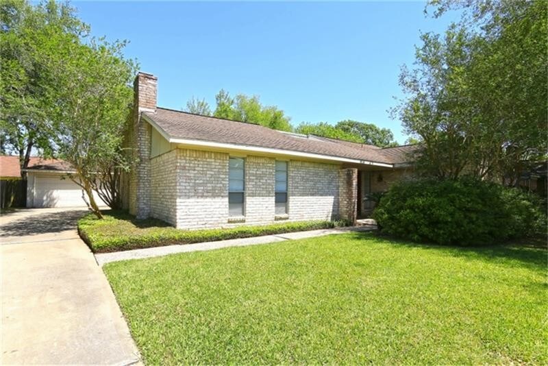 Primary Photo - 2410 Turtle Creek Dr
