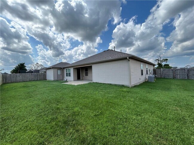 Building Photo - 1300 Cottonwood Rd