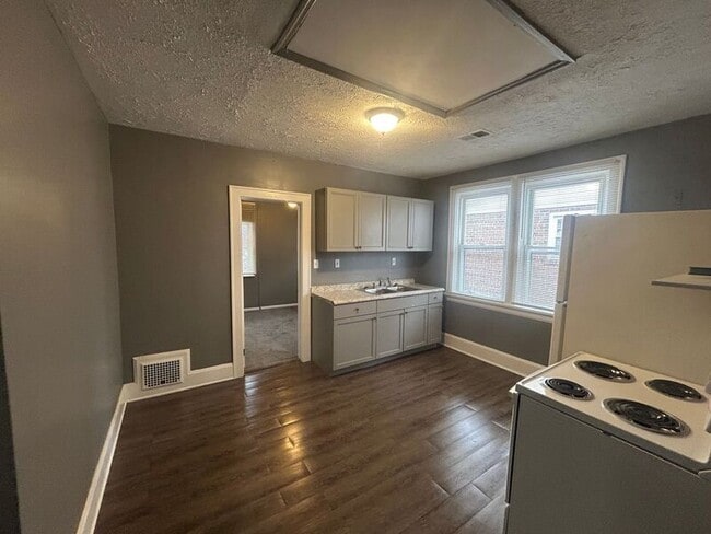 Foto del edificio - 3808 Kenker Pl