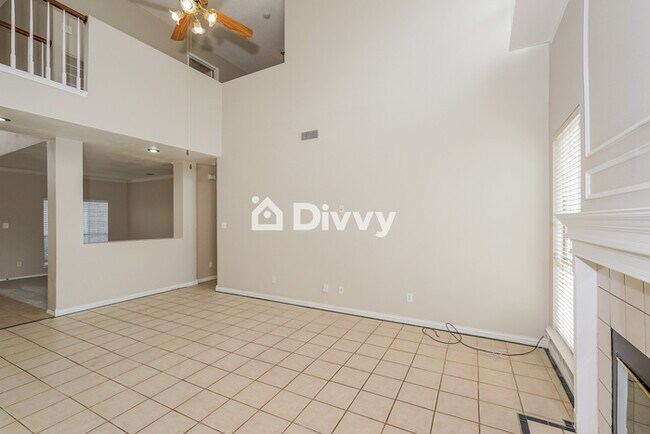 Foto del edificio - 706 Claridge Drive