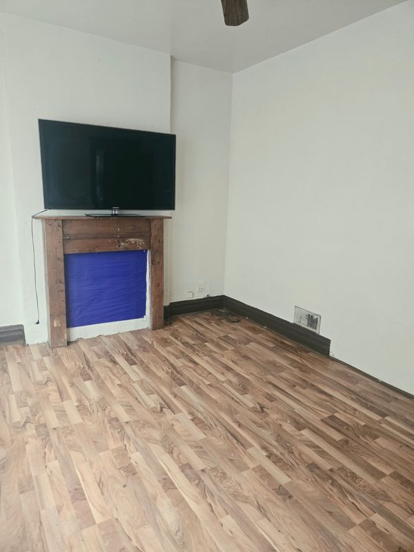 Foto del edificio - 725 W 69th St