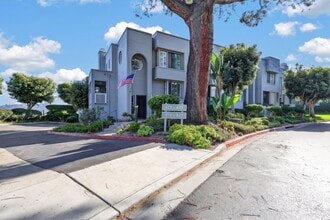Building Photo - 841 America Way