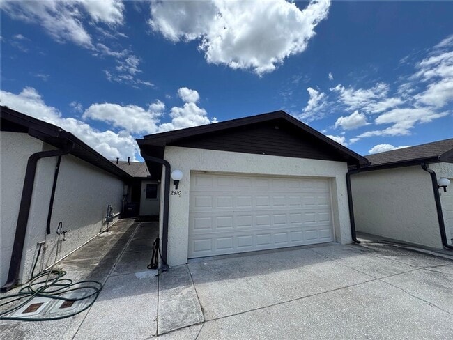 Foto del edificio - 2410 Hartridge Point Dr W