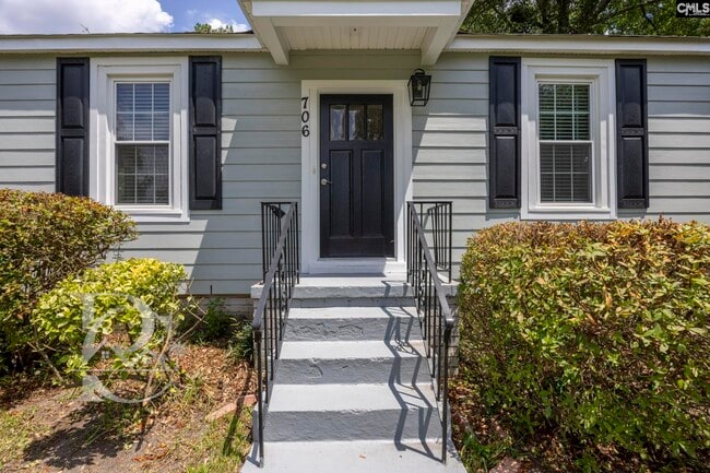 Building Photo - 706 S Bonham Rd